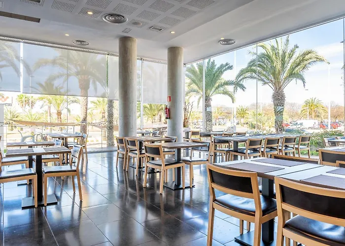 埃尔切港酒店 酒店