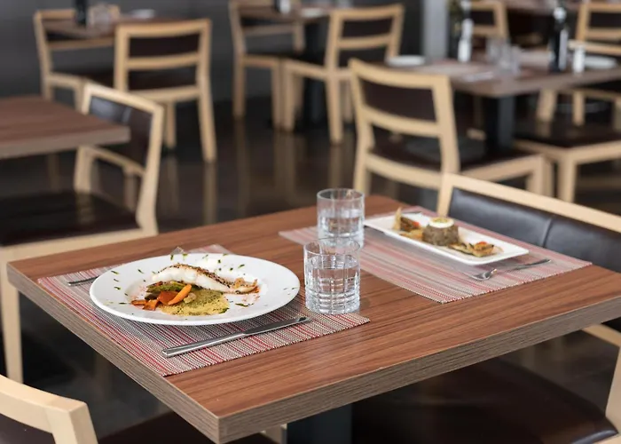 埃尔切港酒店 酒店