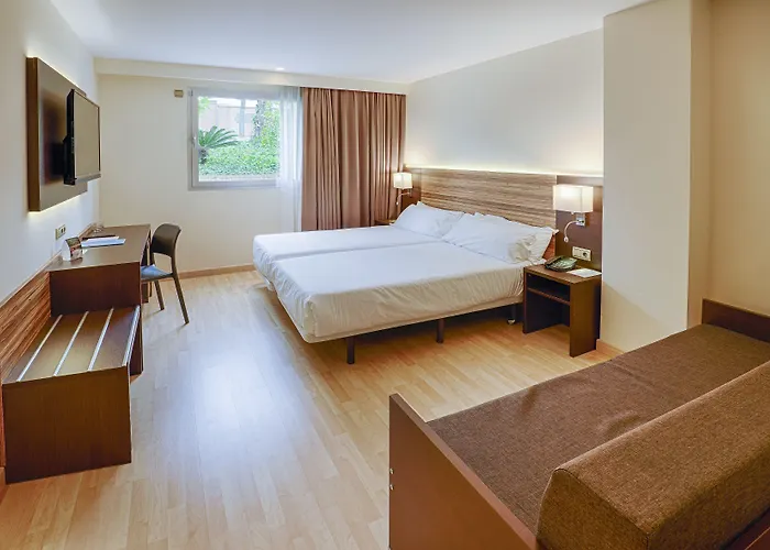 Hotell Port 4*